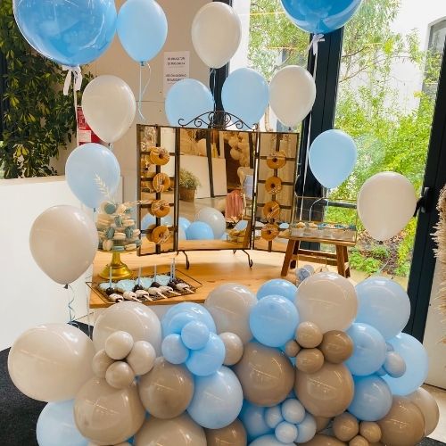 Mesa dulce con globos